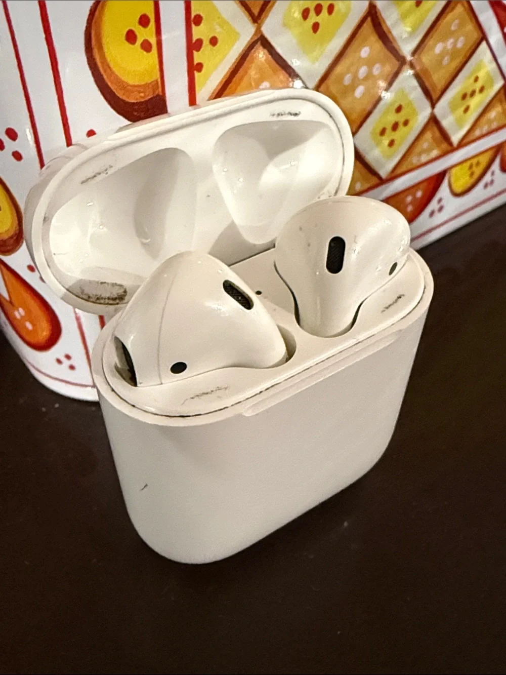 Apple White Wireless Earbuds Charging Case